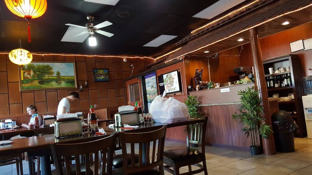 Island Pho | restaurant | 111 Longview Plaza Driveway, St Simons, GA 31522, USA | 9122684081 OR +1 912-268-4081