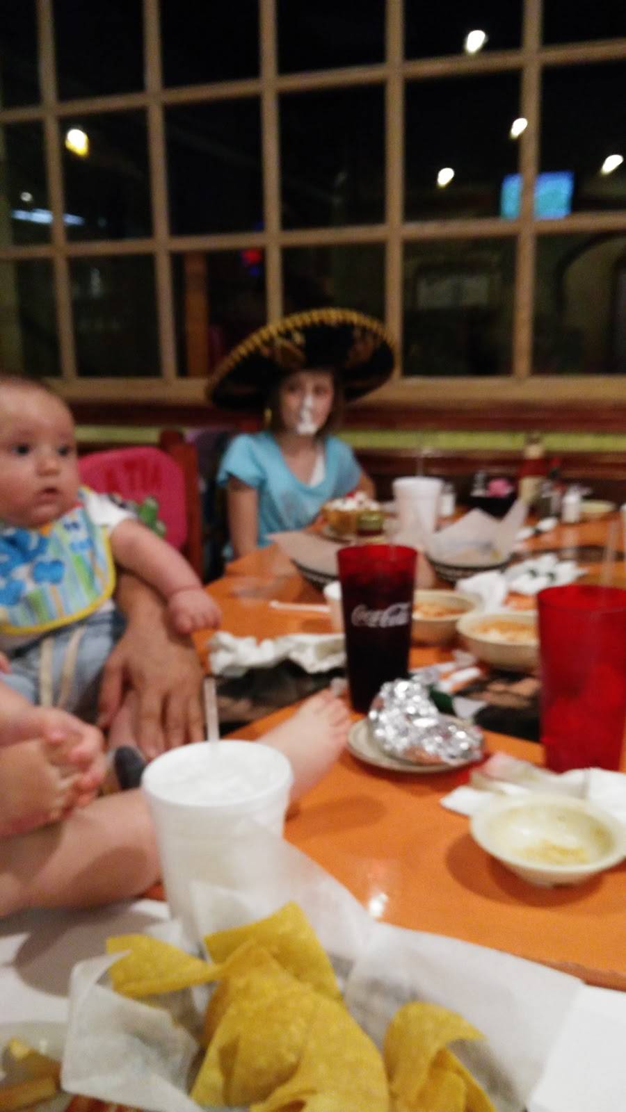 La Tia Mexican Restaurant | restaurant | 100 Hwy 52 W, Lafayette, TN 37083, USA | 6156666868 OR +1 615-666-6868