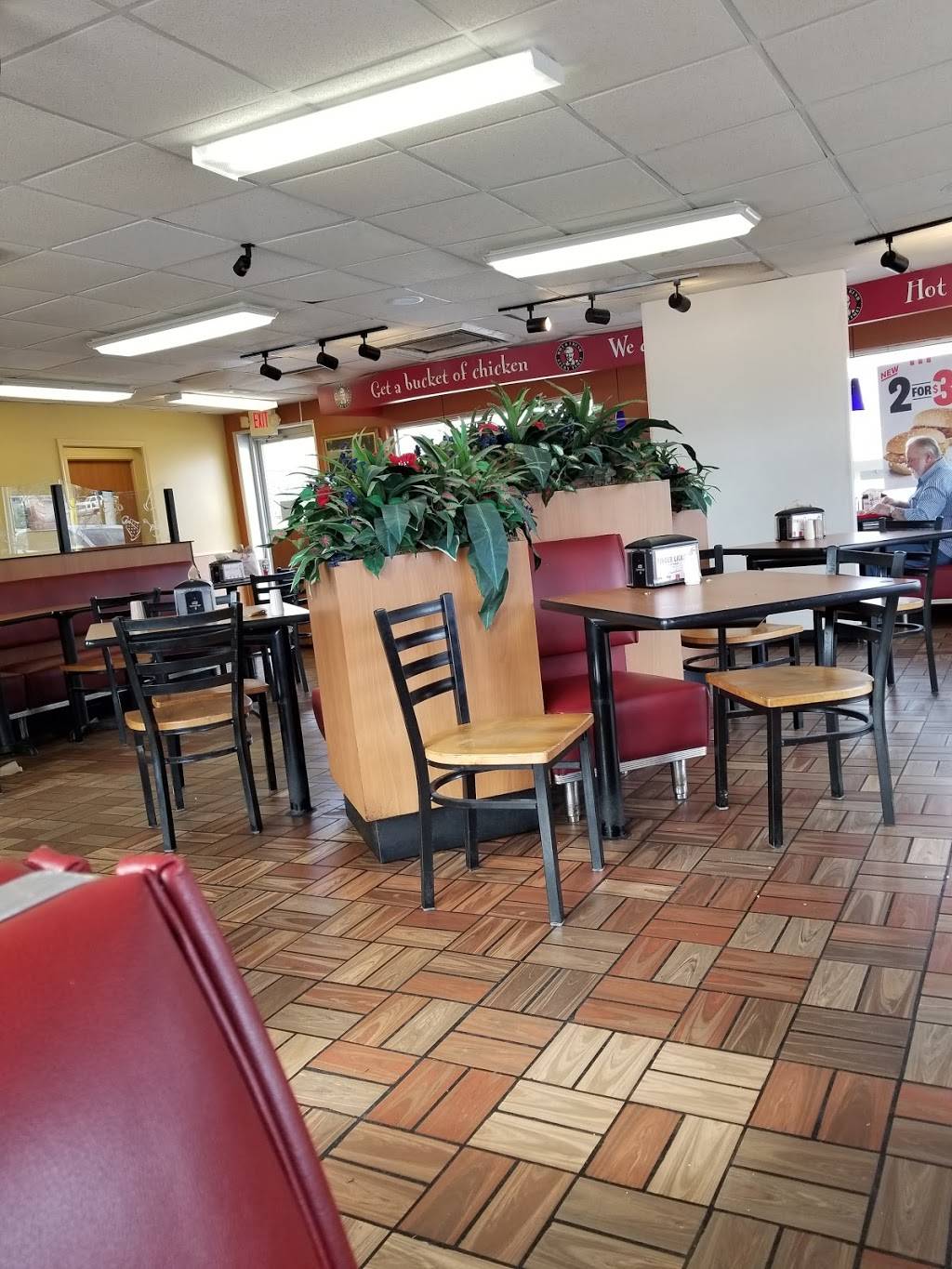KFC | restaurant | 903 S Gloster St, Tupelo, MS 38801, USA | 6628443222 OR +1 662-844-3222