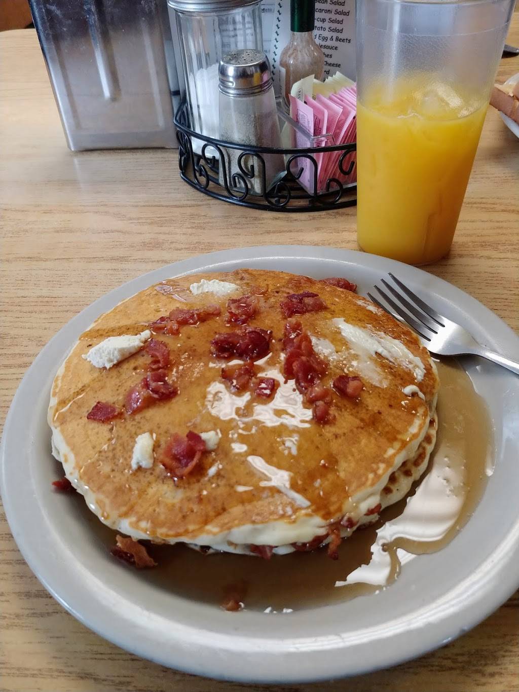 Bullshipper’s Cafe | restaurant | 830 E Main St, Logansport, IN 46947, USA | 5747226565 OR +1 574-722-6565