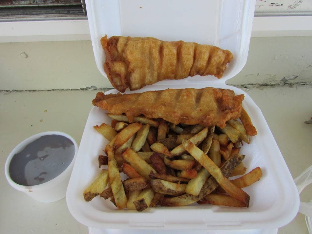 Debbies Fish And Chips | restaurant | 150 Barton St E, Hamilton, ON L8L 2W5, Canada | 9059628466 OR +1 905-962-8466