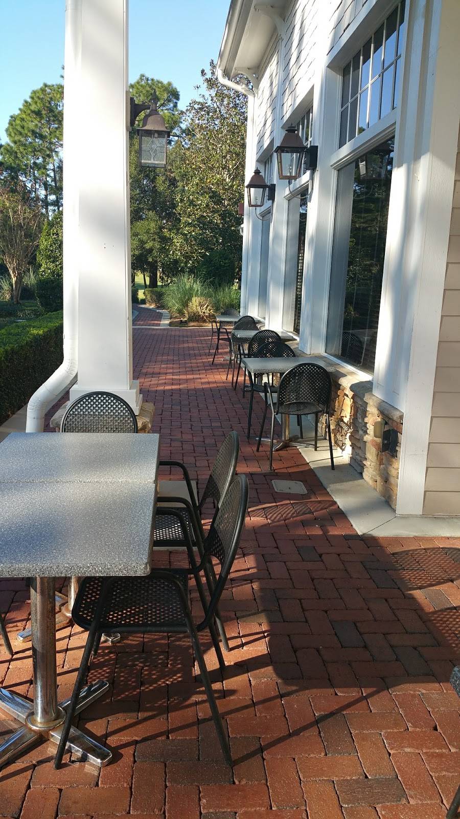 Sparrows Grille | restaurant | 8802, 300 Spalding Way, DeLand, FL 32724, USA | 3867386000 OR +1 386-738-6000