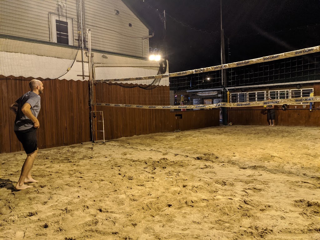 Linebacker | restaurant | 527 N 10th St, Manitowoc, WI 54220, USA | 9206826510 OR +1 920-682-6510