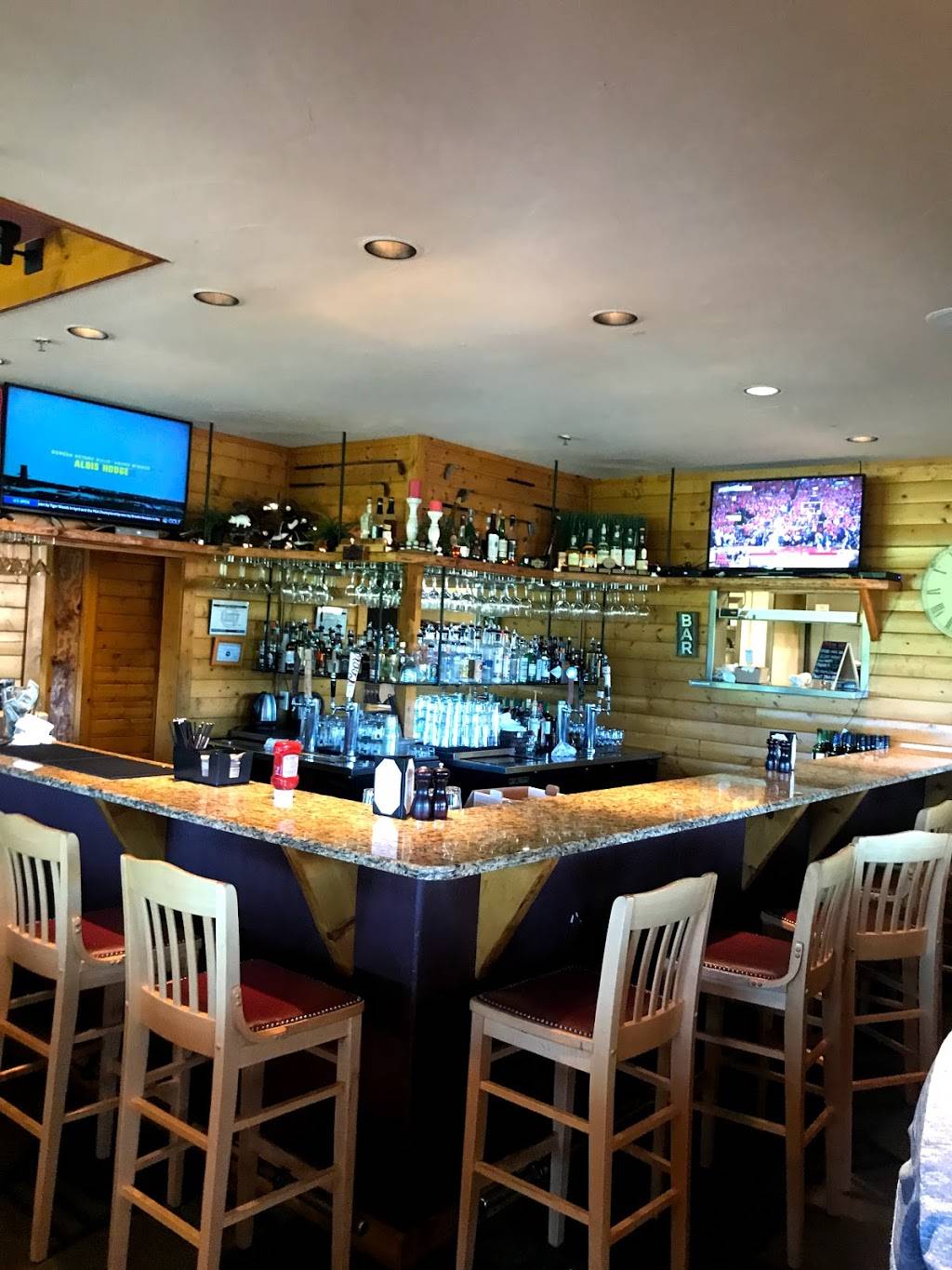 Divots Restaurant At Indian Creek Golf Course | restaurant | 3605 Brookside Dr, Hood River, OR 97031, USA | 5413080304 OR +1 541-308-0304