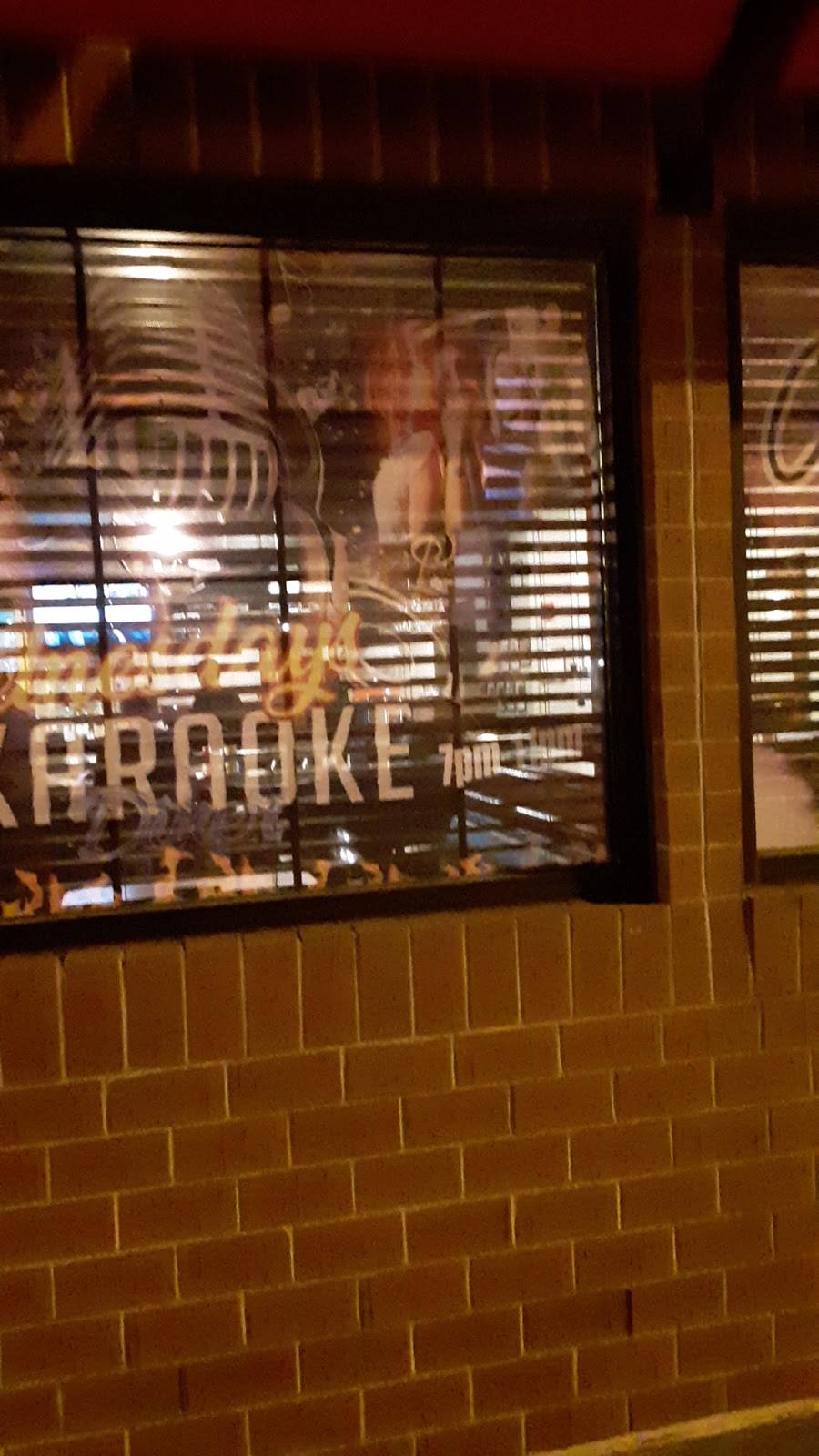 R&R Sports Bar & Grill | restaurant | 500 E 5th Ave, Gary, IN 46403, USA | 2194271047 OR +1 219-427-1047