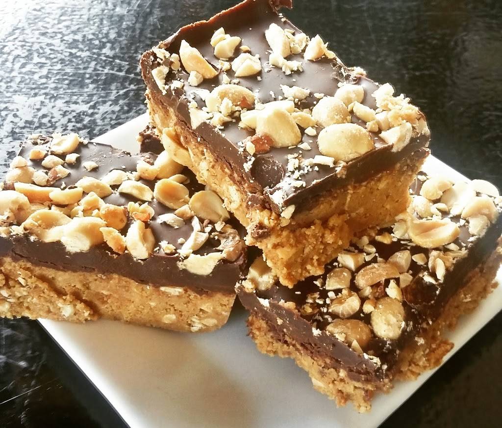 Eat This Cafe | cafe | 6547 Santa Monica Blvd, Los Angeles, CA 90038, USA | 3239992003 OR +1 323-999-2003