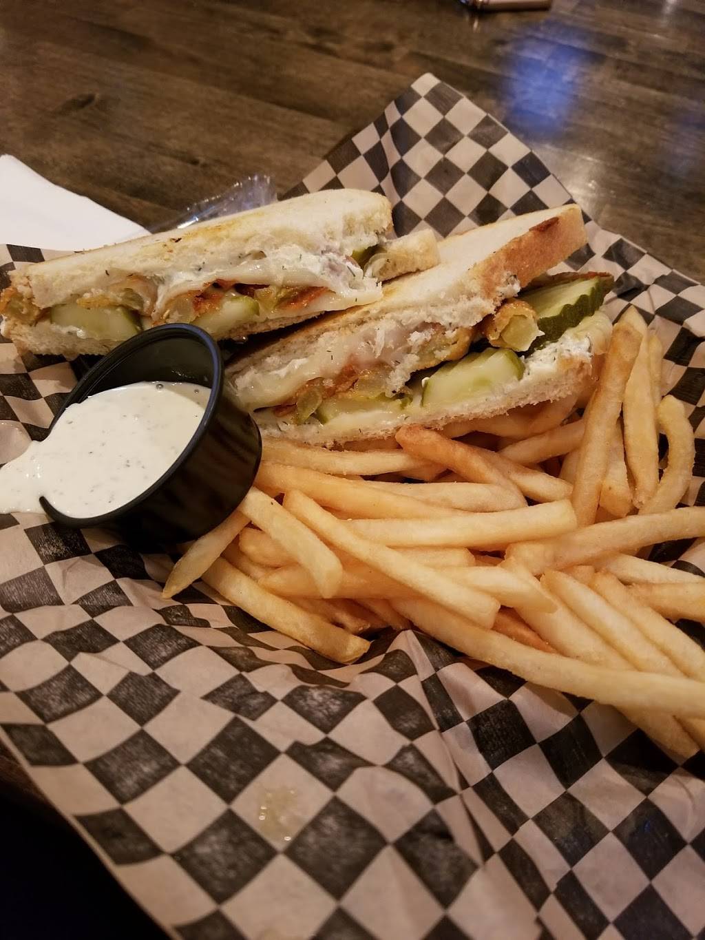 Little Bigs | restaurant | 2210 College St, Cedar Falls, IA 50613, USA | 3192602026 OR +1 319-260-2026