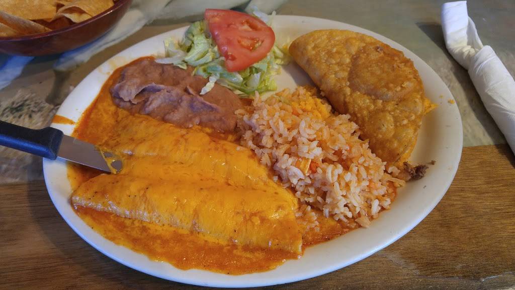 Taqueria El Charro Tapatio | restaurant | 311 E Hopkins St, San Marcos, TX 78666, USA | 5123922888 OR +1 512-392-2888