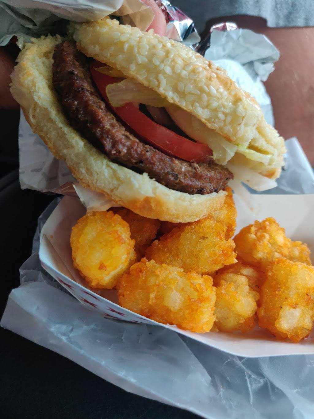 The Dip Dairy Freeze | restaurant | 610 Donelson Pkwy, Dover, TN 37058, USA | 9312325927 OR +1 931-232-5927