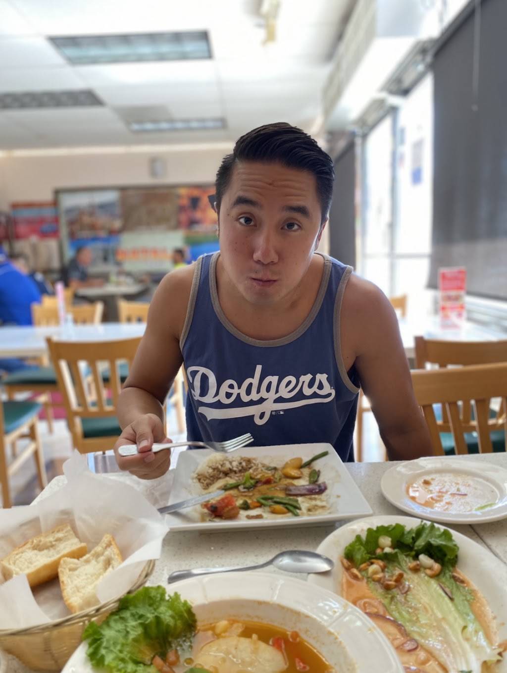 Suta HaHoMing | restaurant | 305 E 7th St, Los Angeles, CA 90014, USA | 2132396077 OR +1 213-239-6077