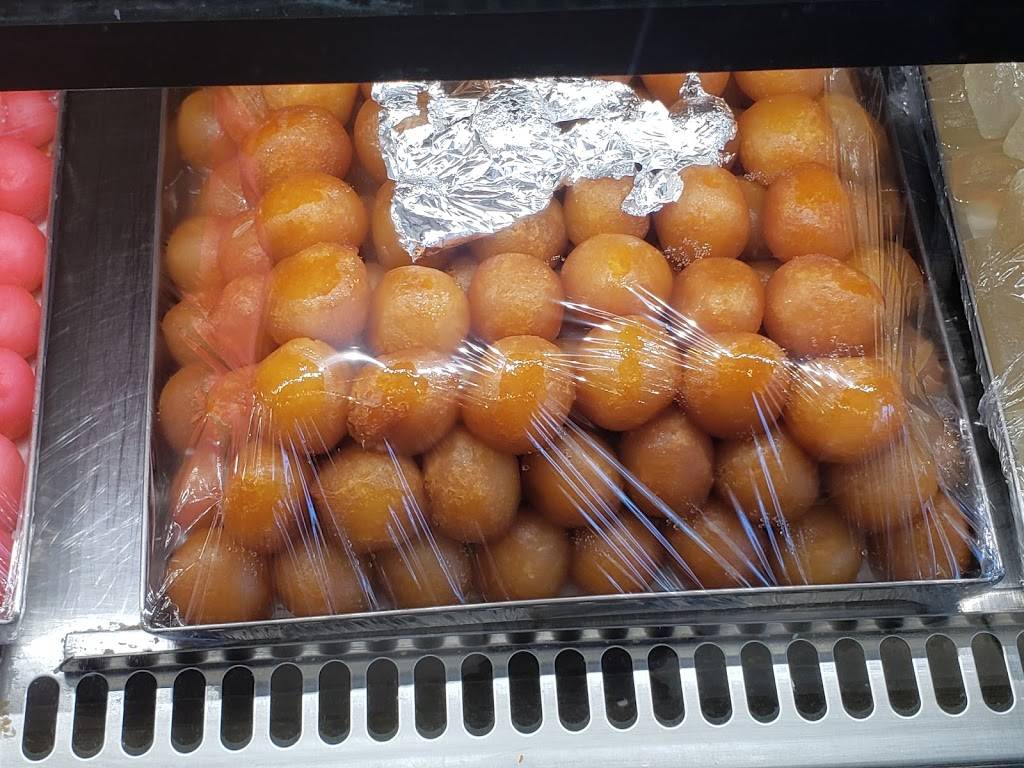 Rajdhani Sweets & Restaurant | restaurant | 106, 811 Bovaird Dr W, Brampton, ON L6X 0T9, Canada | 9057962177 OR +1 905-796-2177