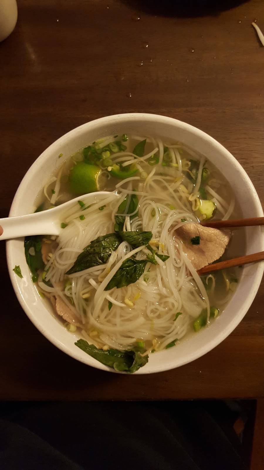 Saigon Restaurant | restaurant | 795 Forest Ave, Portland, ME 04103, USA | 2078746666 OR +1 207-874-6666