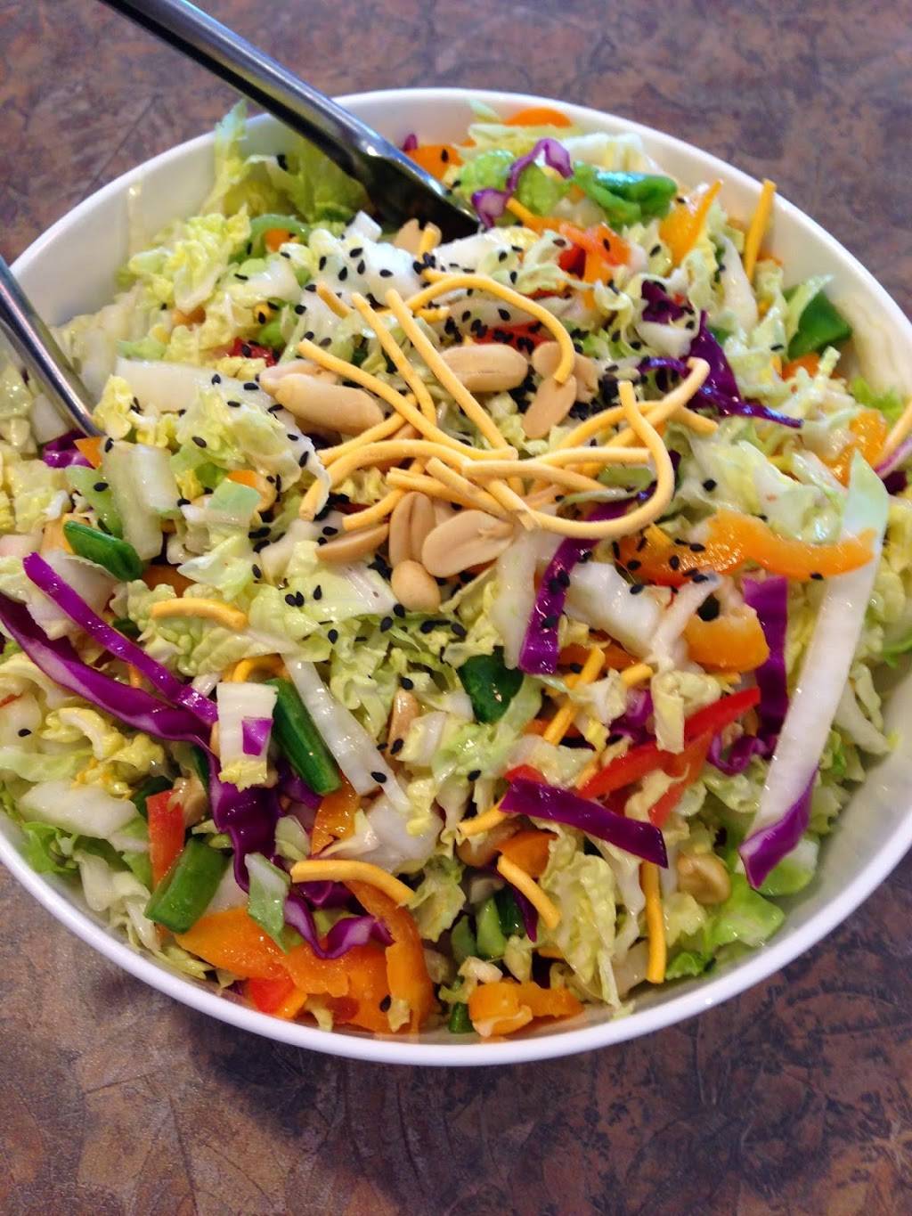 The Lunch Box | restaurant | 11 Macsteven Dr #1, Prince Edward, ON K0K, Canada | 6134711222 OR +1 613-471-1222