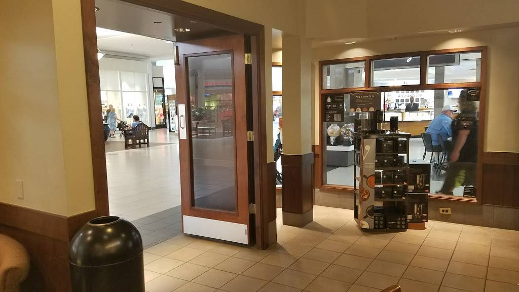 Starbucks | cafe | 1700 W New Haven Ave #439, Melbourne, FL 32904, USA | 3217233575 OR +1 321-723-3575