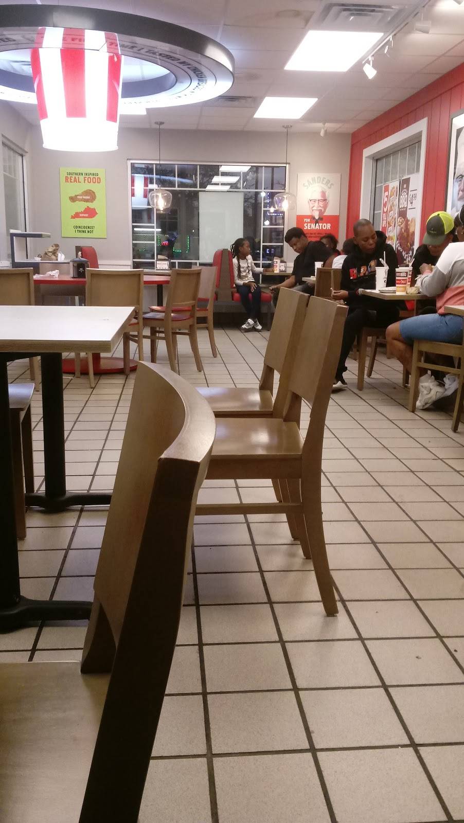 KFC | restaurant | 1909 Main St N, Jacksonville, FL 32206, USA | 9043547062 OR +1 904-354-7062