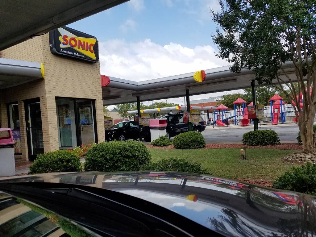 Sonic Drive-In | restaurant | 2085 E Fire Tower Rd, Greenville, NC 27858, USA | 2522150731 OR +1 252-215-0731