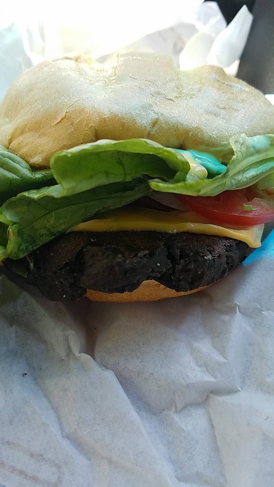 Smashburger | restaurant | 2022 First St, Simi Valley, CA 93065, USA | 8052103149 OR +1 805-210-3149