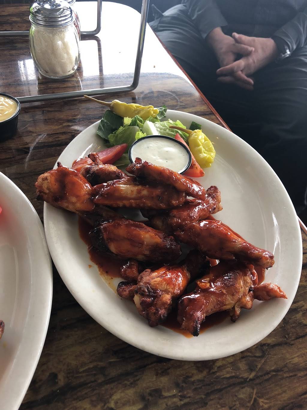 Village Pizzeria | restaurant | 11329 Deerfield Dr, Truckee, CA 96161, USA | 5305877171 OR +1 530-587-7171