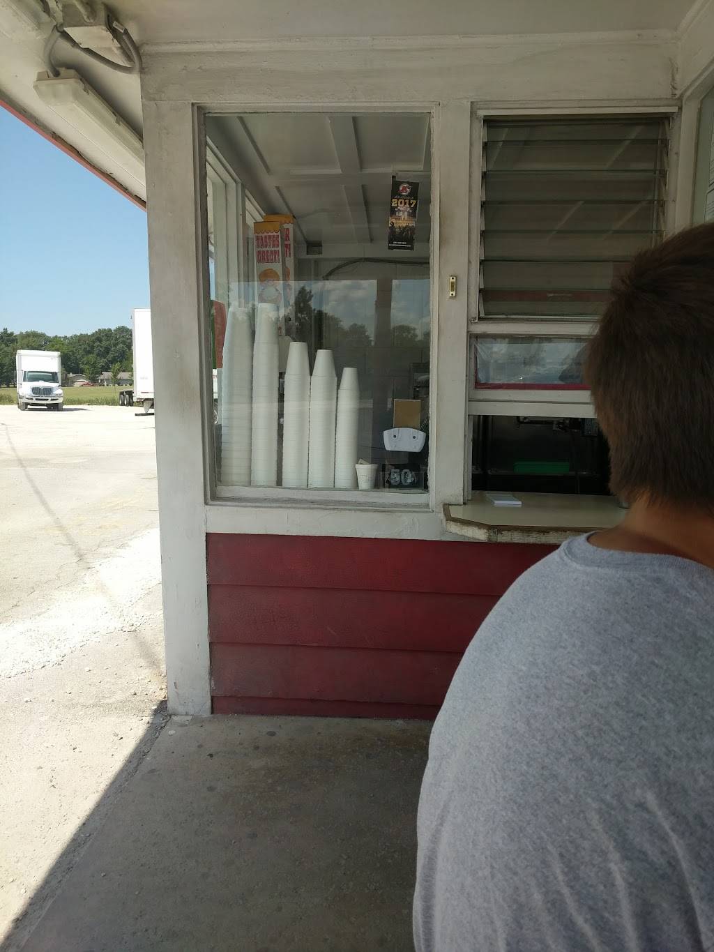 Willshire Drive-In | meal takeaway | 386 Walcott St, Willshire, OH 45898, USA | 4194952088 OR +1 419-495-2088