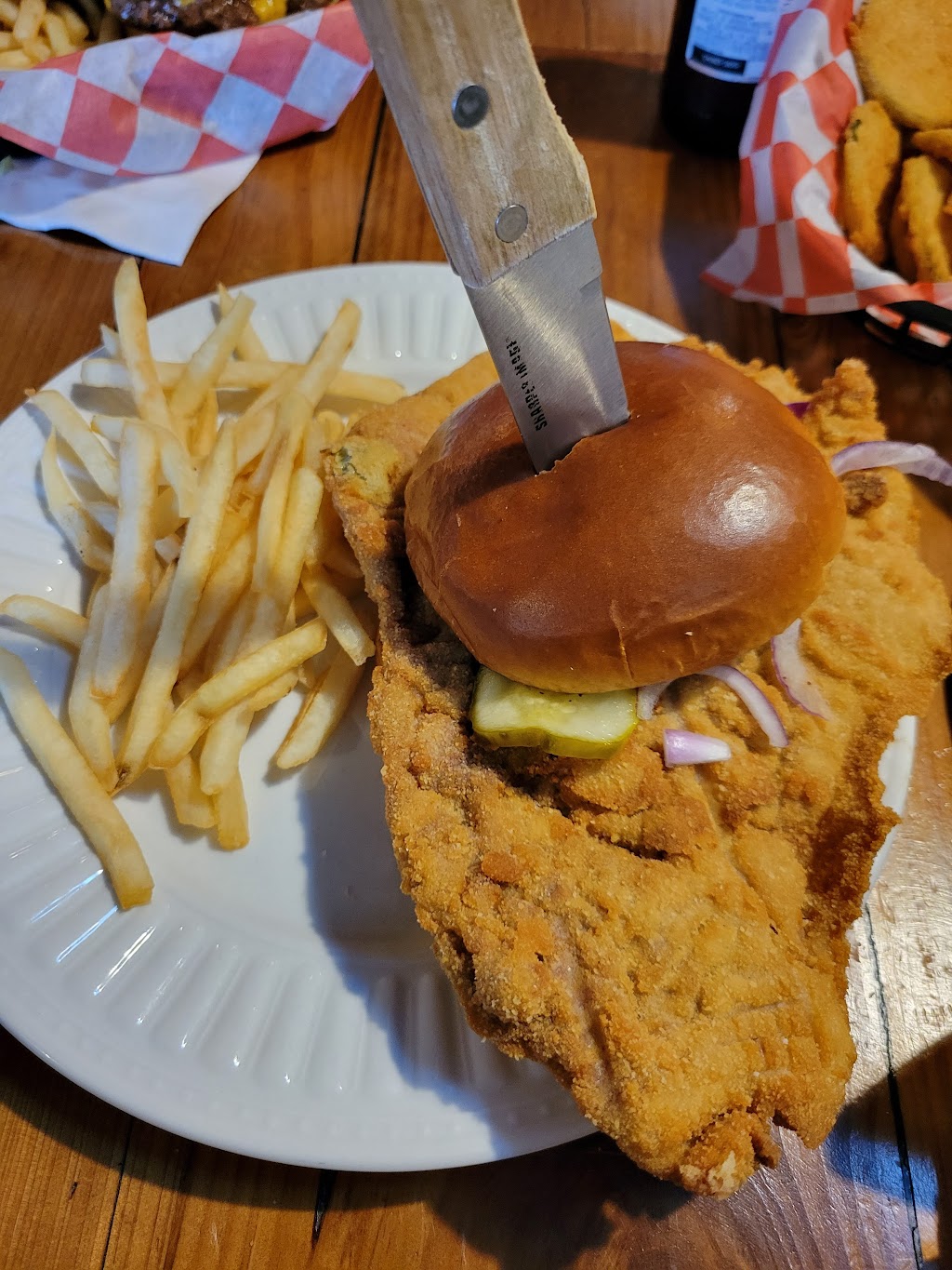 Chalmers House | restaurant | 106 E Main St, Chalmers, IN 47929, USA | 2192201042 OR +1 219-220-1042