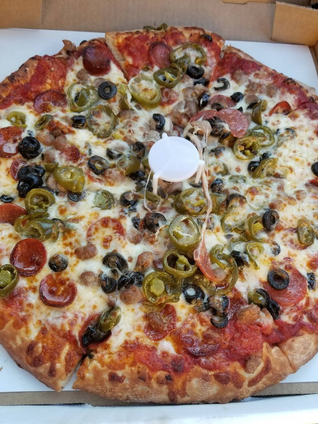 Green Lantern Pizza | restaurant | 28960 John R Rd, Madison Heights, MI 48071, USA | 2485415439 OR +1 248-541-5439