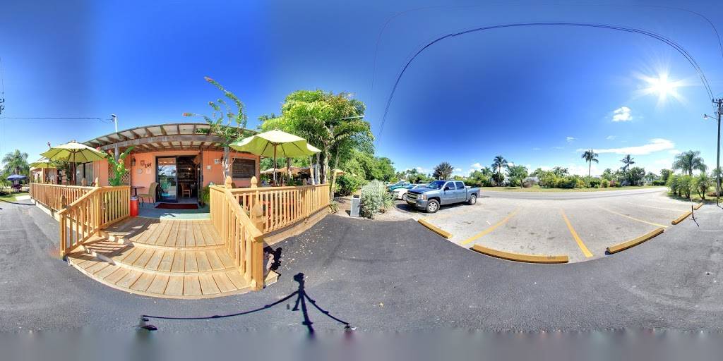 Havana Café of the Everglades | restaurant | 191 Smallwood Dr, Chokoloskee, FL 34138, USA | 2396952214 OR +1 239-695-2214