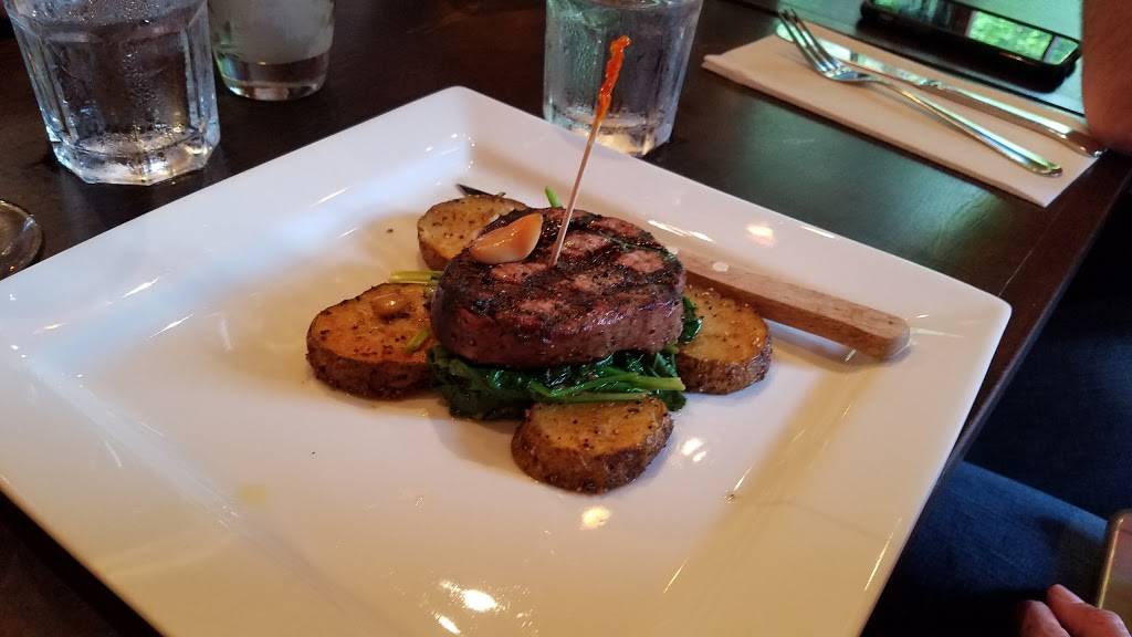 Petit Bistro | restaurant | 2702 N Walton Blvd, Bentonville, AR 72712, USA | 4794649278 OR +1 479-464-9278