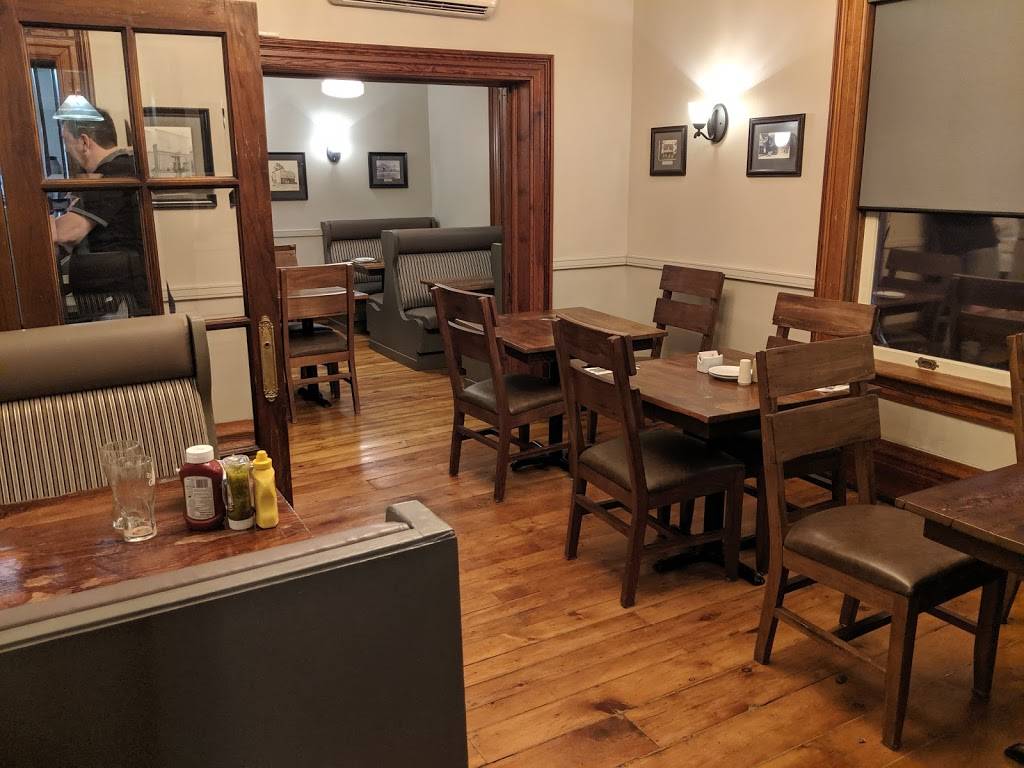 Lloyd House | restaurant | 69 Main St, Mount Albert, ON L0G 1M0, Canada | 9054731885 OR +1 905-473-1885