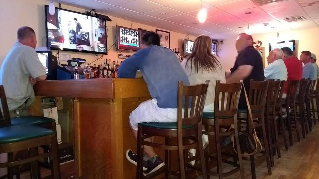 LePages Seafood & Grille | restaurant | 439 Martine St, Fall River, MA 02723, USA | 5086772180 OR +1 508-677-2180