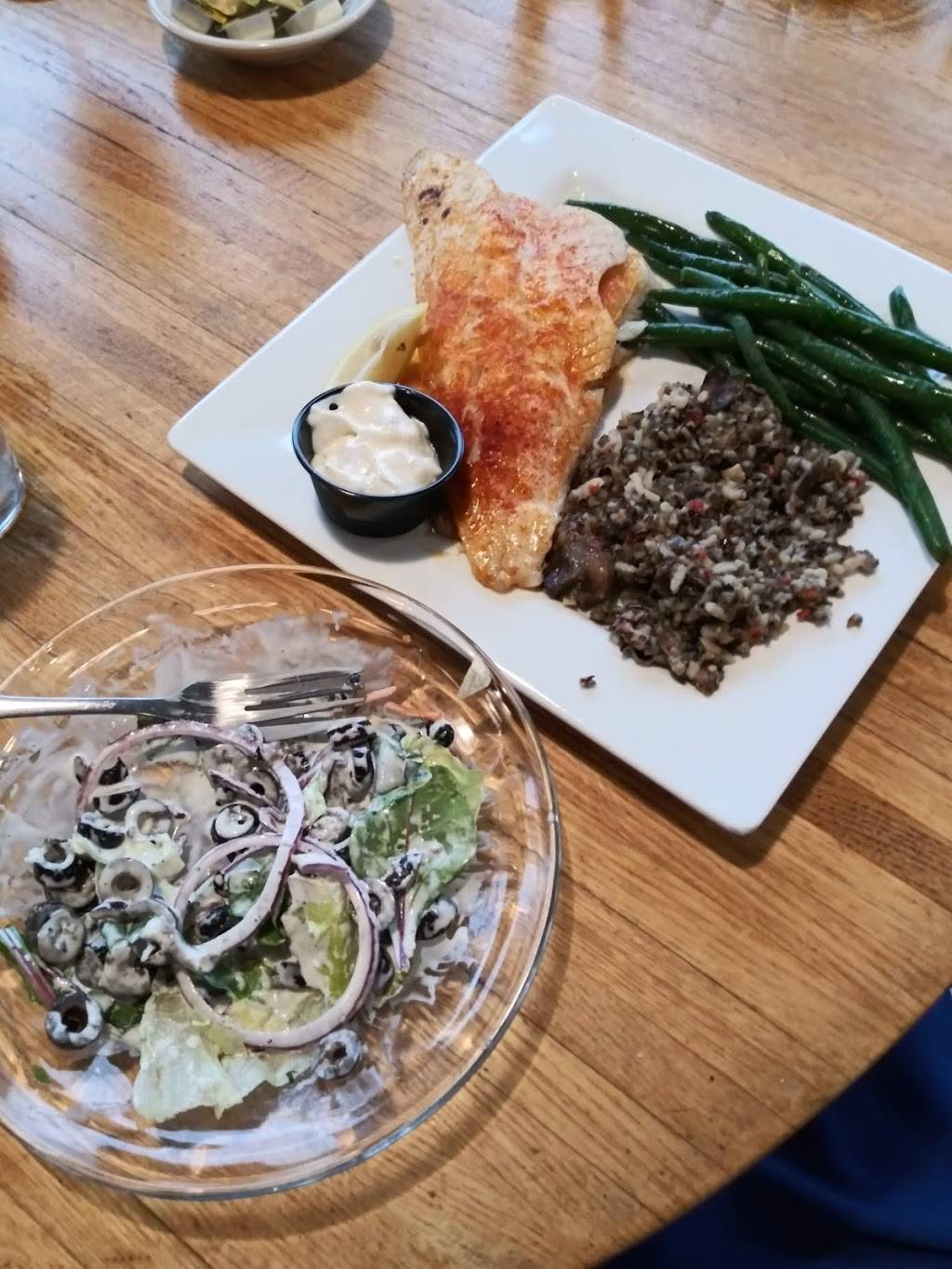 Barkers Waterfront Grille | restaurant | 300 Marina Dr, Superior, WI 54880, USA | 7153927152 OR +1 715-392-7152