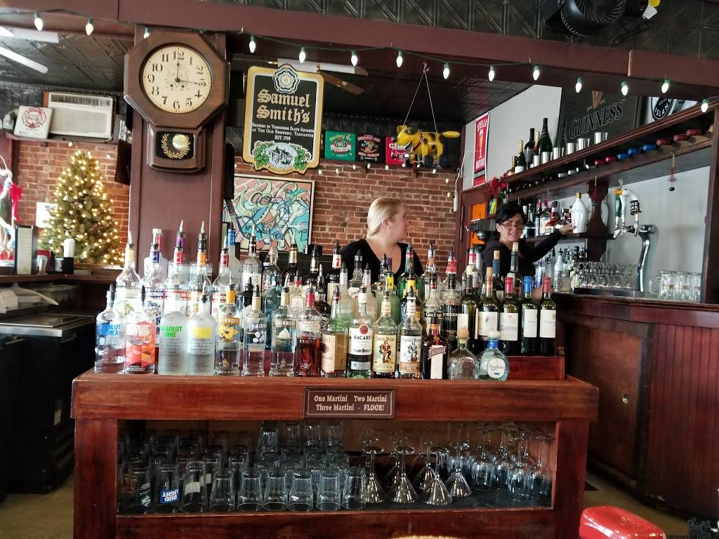 Barking Dog Bar & Grill | restaurant | 21 Friend St, Amesbury, MA 01913, USA | 9783889537 OR +1 978-388-9537