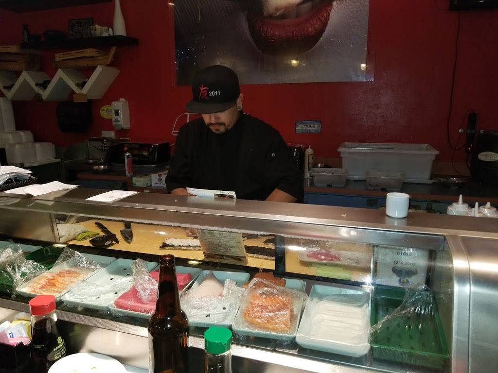 Rock & Roll Sushi | restaurant | 5244 University Pkwy B, San Bernardino, CA 92407, USA | 9098048811 OR +1 909-804-8811