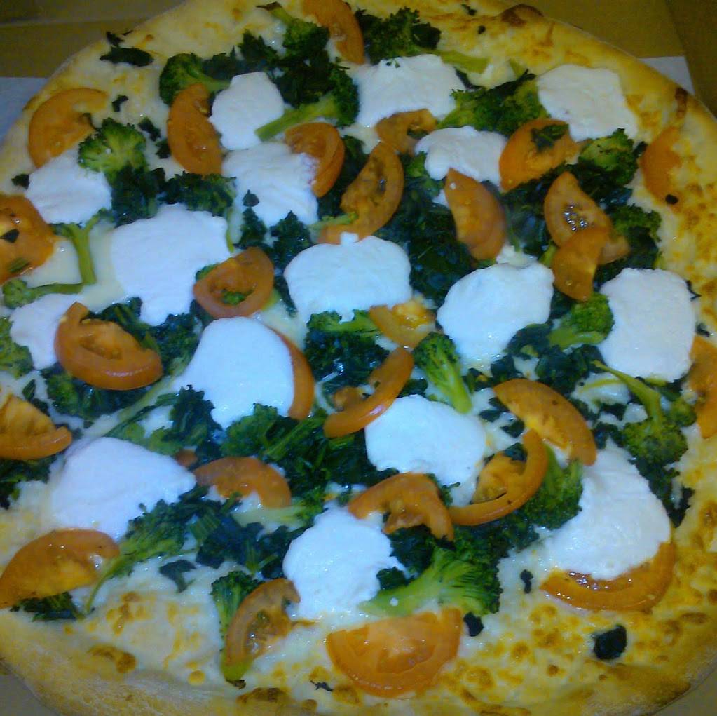 Gabriela Tomato Pie | restaurant | 900 Jefferson Ave, Bristol, PA 19007, USA | 2157881622 OR +1 215-788-1622