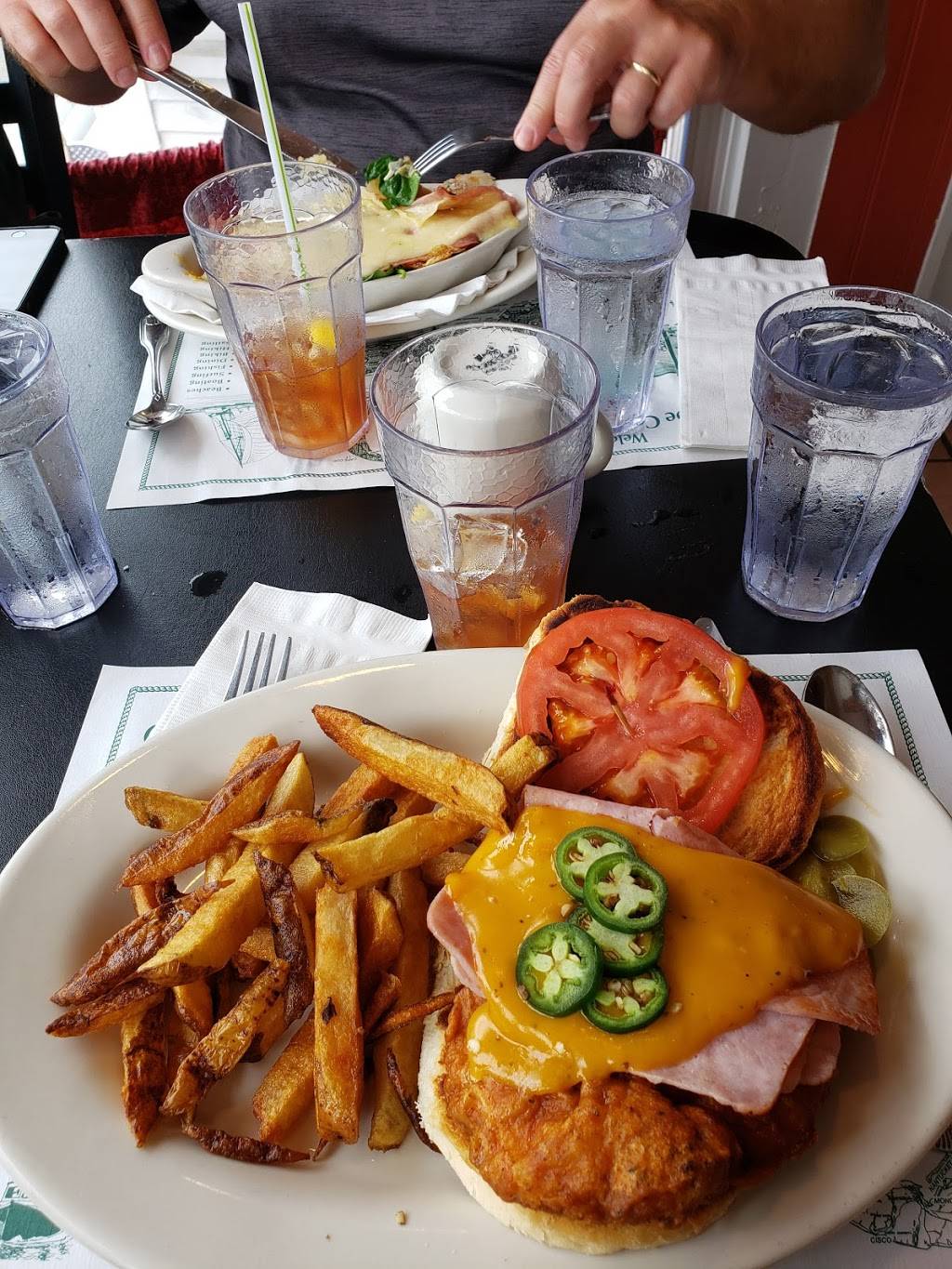 Ruggies Breakfast and Lunch | restaurant | 707 Main St, Harwich, MA 02645, USA | 5084320625 OR +1 508-432-0625