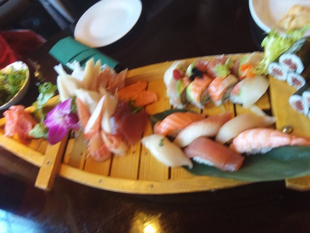 Lotus Restaurant | restaurant | 9011 S Howell Ave, Oak Creek, WI 53154, USA | 4147688888 OR +1 414-768-8888