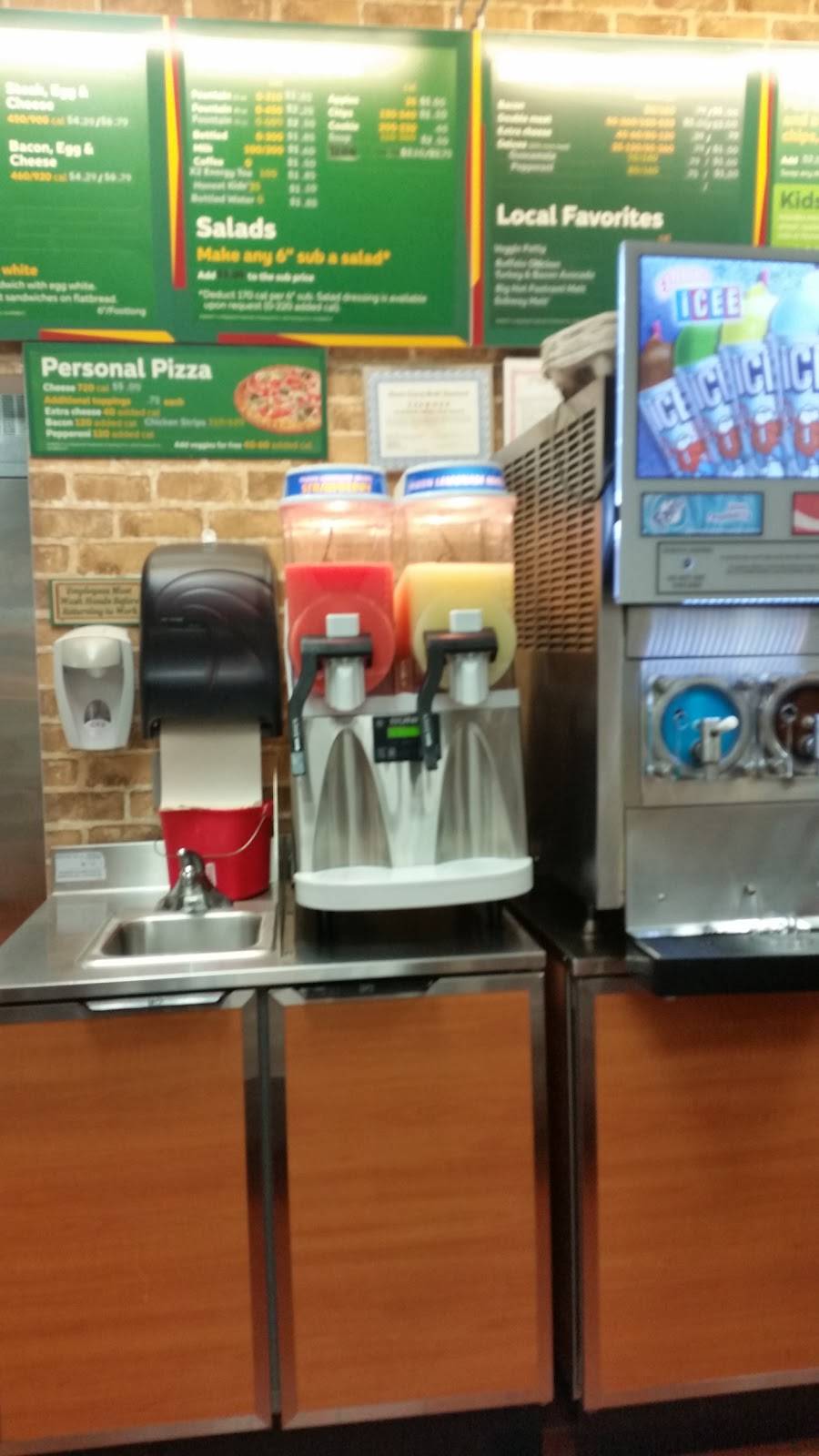 Subway | restaurant | 800 Commons Drive [P], Oxford, PA 19363, USA | 6109981860 OR +1 610-998-1860