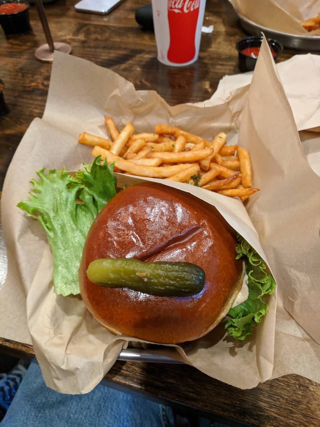 Buck & Sadies | restaurant | 2030 Douglas Blvd #28, Roseville, CA 95661, USA | 9167493394 OR +1 916-749-3394