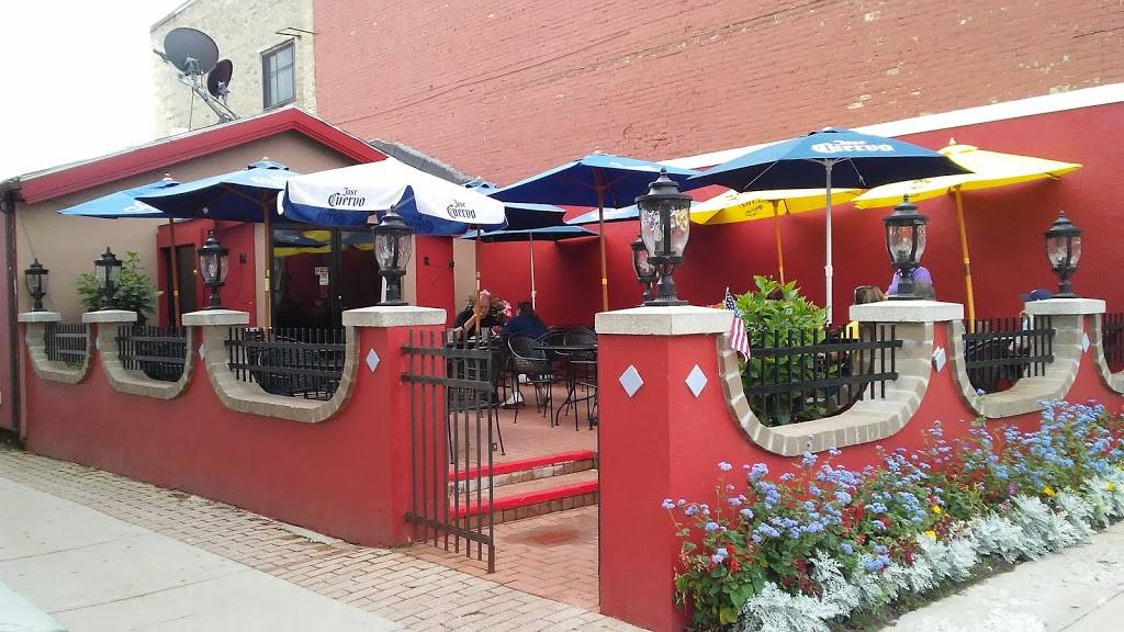 Fiesta Cancun Mexican Restaurant & Cantina | restaurant | 159 E Wisconsin Ave, Oconomowoc, WI 53066, USA | 2625699740 OR +1 262-569-9740