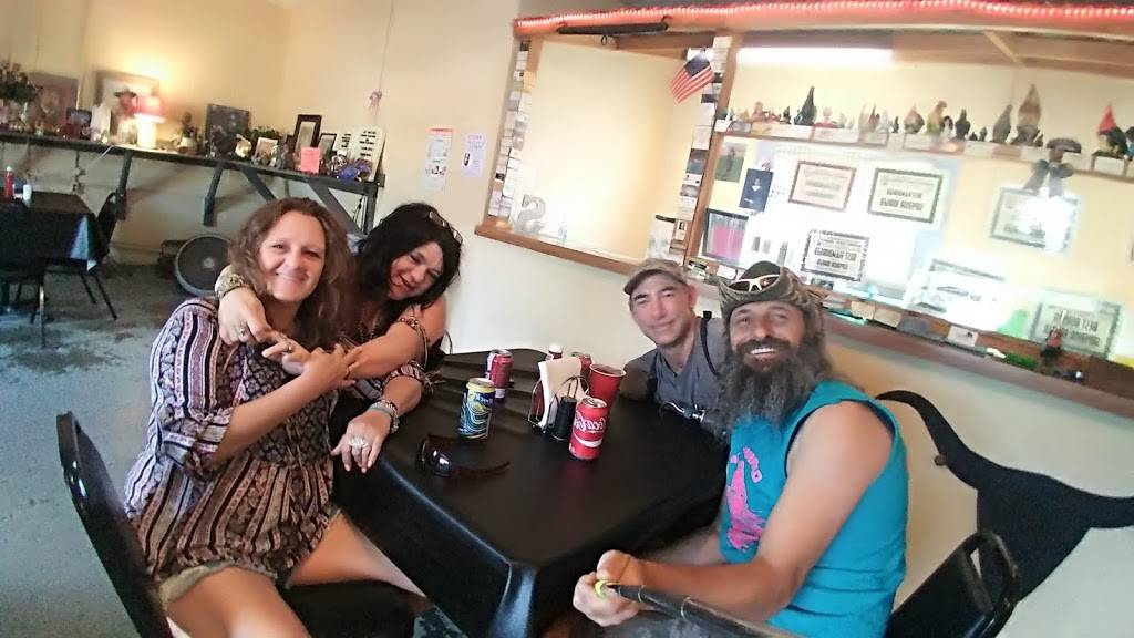 Superior Burger Bar | restaurant | 101 Central Ave, Elgin, TX 78621, USA | 5122854348 OR +1 512-285-4348