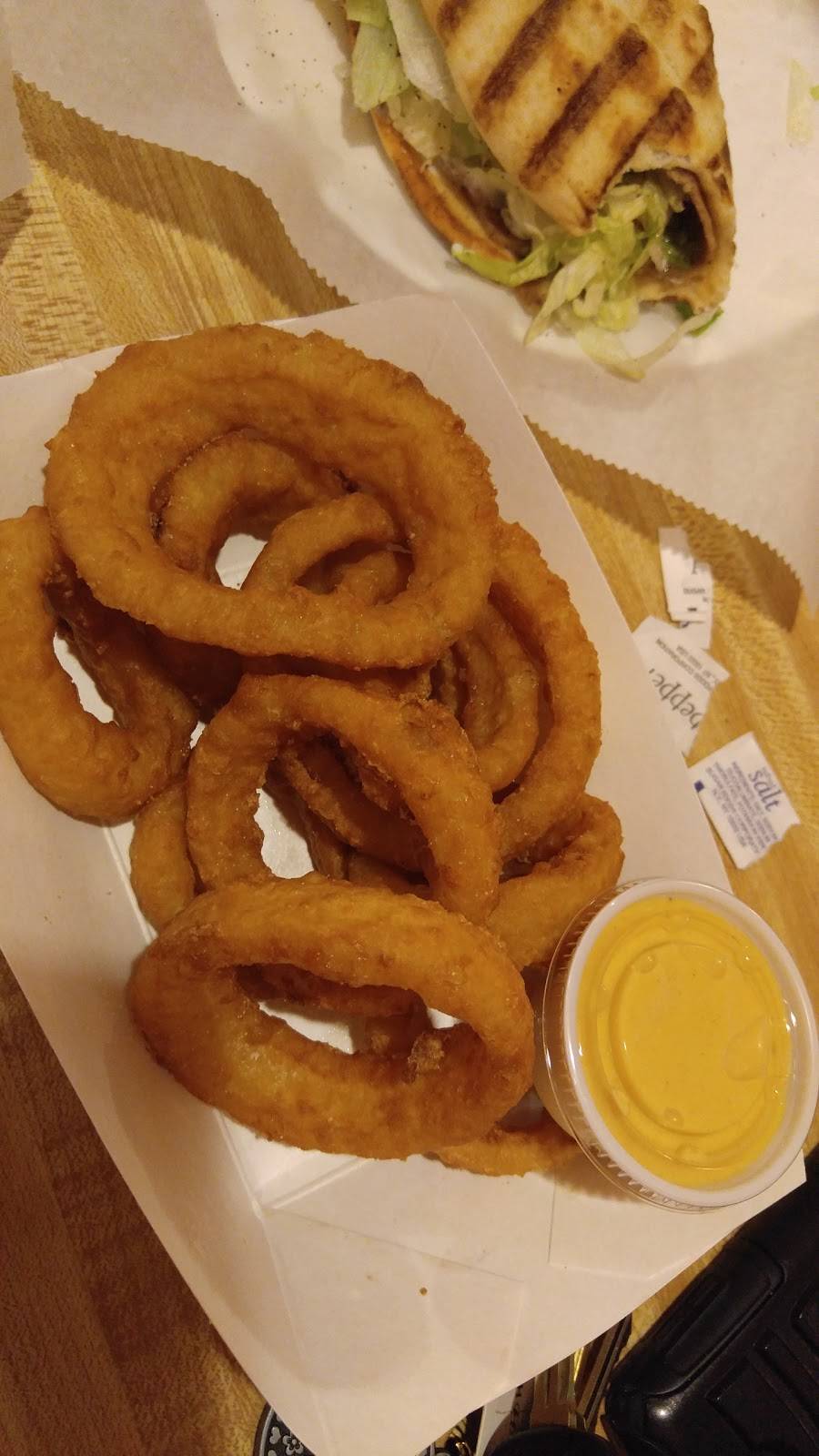 Georgios Famous Pizza | restaurant | 211 Main St, North Myrtle Beach, SC 29582, USA | 8432493135 OR +1 843-249-3135