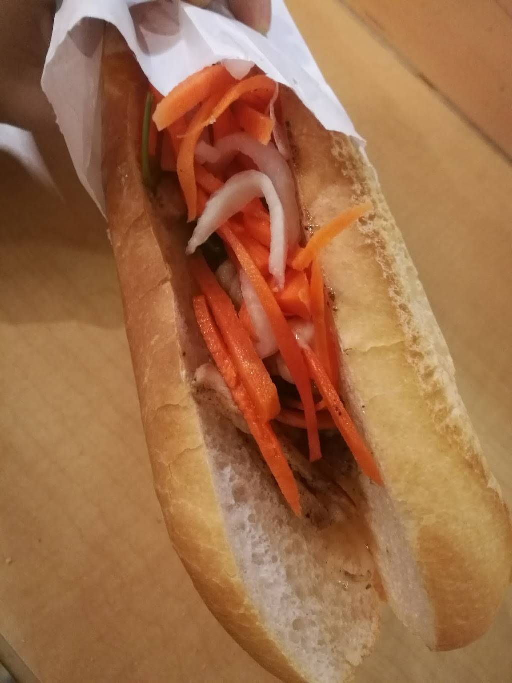 Vie & Nam | restaurant | 705 Rue Sainte-Catherine O, Montréal, QC H3B 4G5, Canada | 5142829191 OR +1 514-282-9191