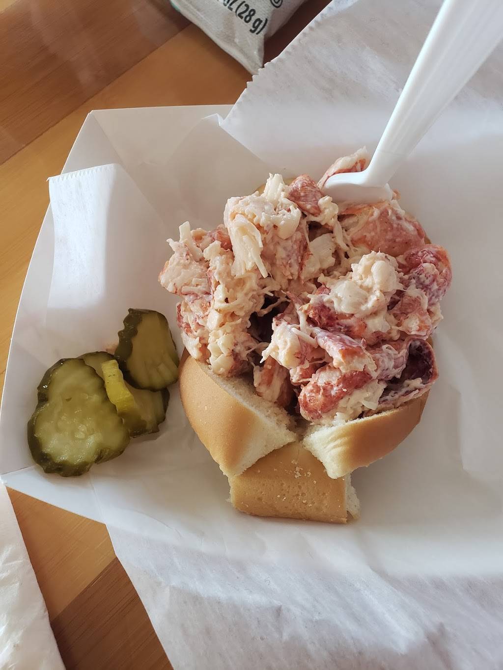 Raw Bar On Ocean Street | restaurant | 230 Ocean St, Hyannis, MA 02601, USA | 5087758800 OR +1 508-775-8800