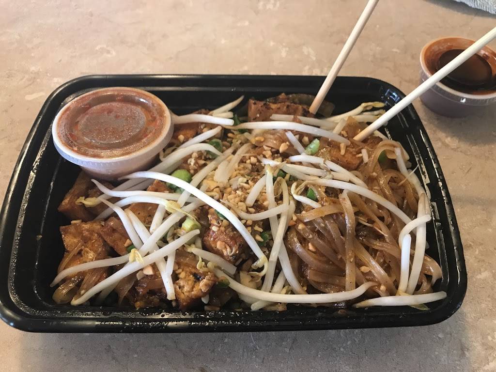 Thai Tempo | restaurant | 4053 Dean Lakes Blvd, Shakopee, MN 55379, USA | 9524451677 OR +1 952-445-1677