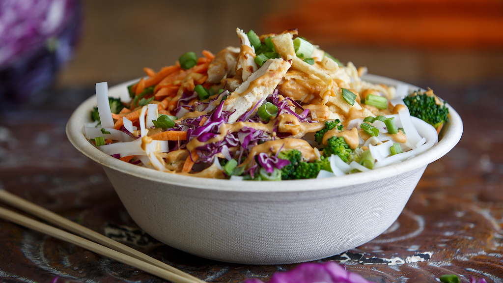 Freshii | meal takeaway | 511 Maple Grove Dr, Oakville, ON L6J 6X8, Canada | 9058440301 OR +1 905-844-0301