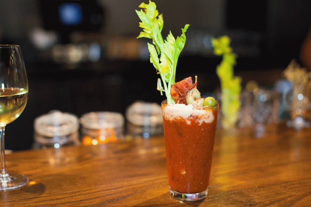 SideTrack Bar + Grill | restaurant | 30 W Angela St, Pleasanton, CA 94566, USA | 9253996789 OR +1 925-399-6789