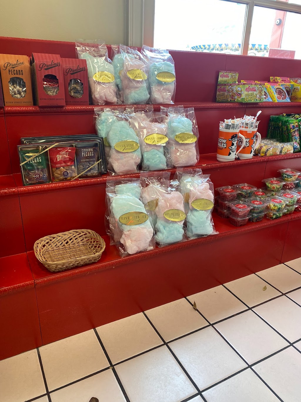 River Street Sweets | restaurant | 4912-A Hwy 17 S #4912-A, North Myrtle Beach, SC 29582, USA | 8433619545 OR +1 843-361-9545