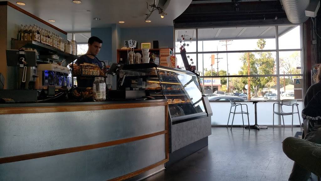 Backstage Cafe | cafe | 2520 W Olive Ave #120, Burbank, CA 91505, USA | 8185634567 OR +1 818-563-4567