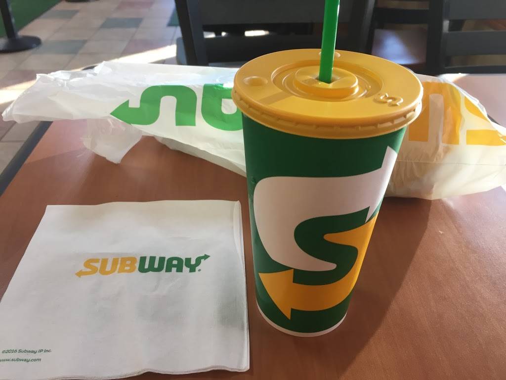 Subway | restaurant | Selwyn, ON K0L 2H0, Canada | 7056521209 OR +1 705-652-1209
