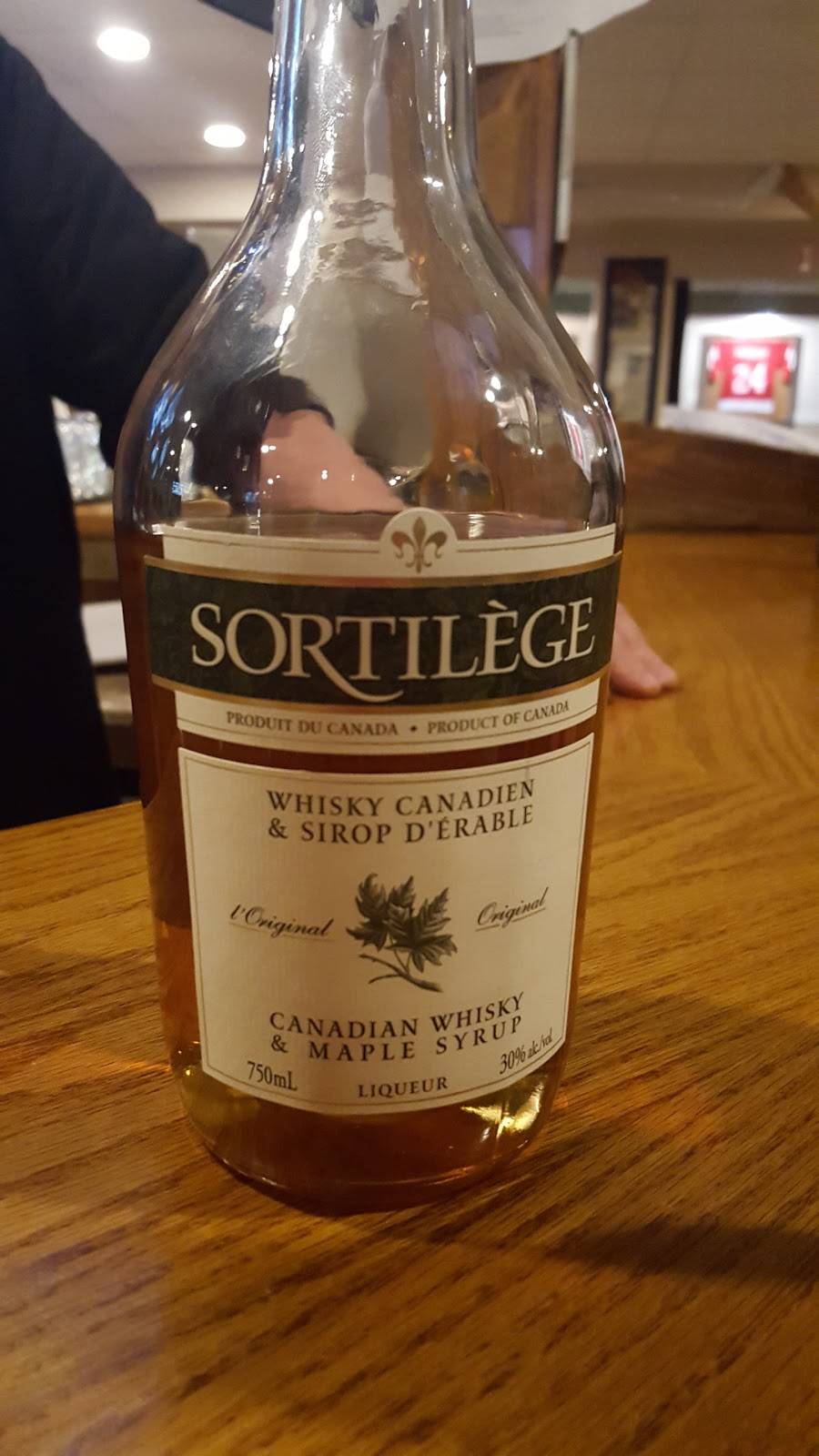 Just Your Average Joes Sports Bar | restaurant | 1286 Lauzon Rd, Windsor, ON N8S 3N1, Canada | 5199481589 OR +1 519-948-1589