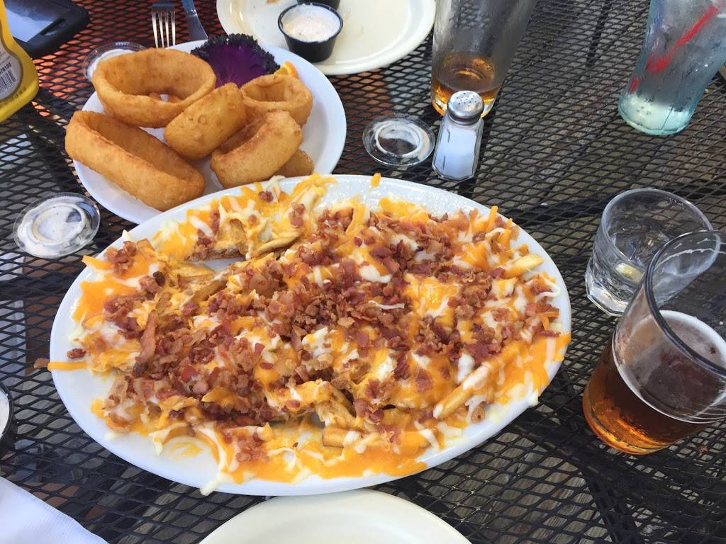 Villa Marine Bar & Grill | restaurant | 228 Main St, Frankfort, MI 49635, USA | 2313525450 OR +1 231-352-5450